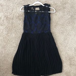Black and blue pleated dress